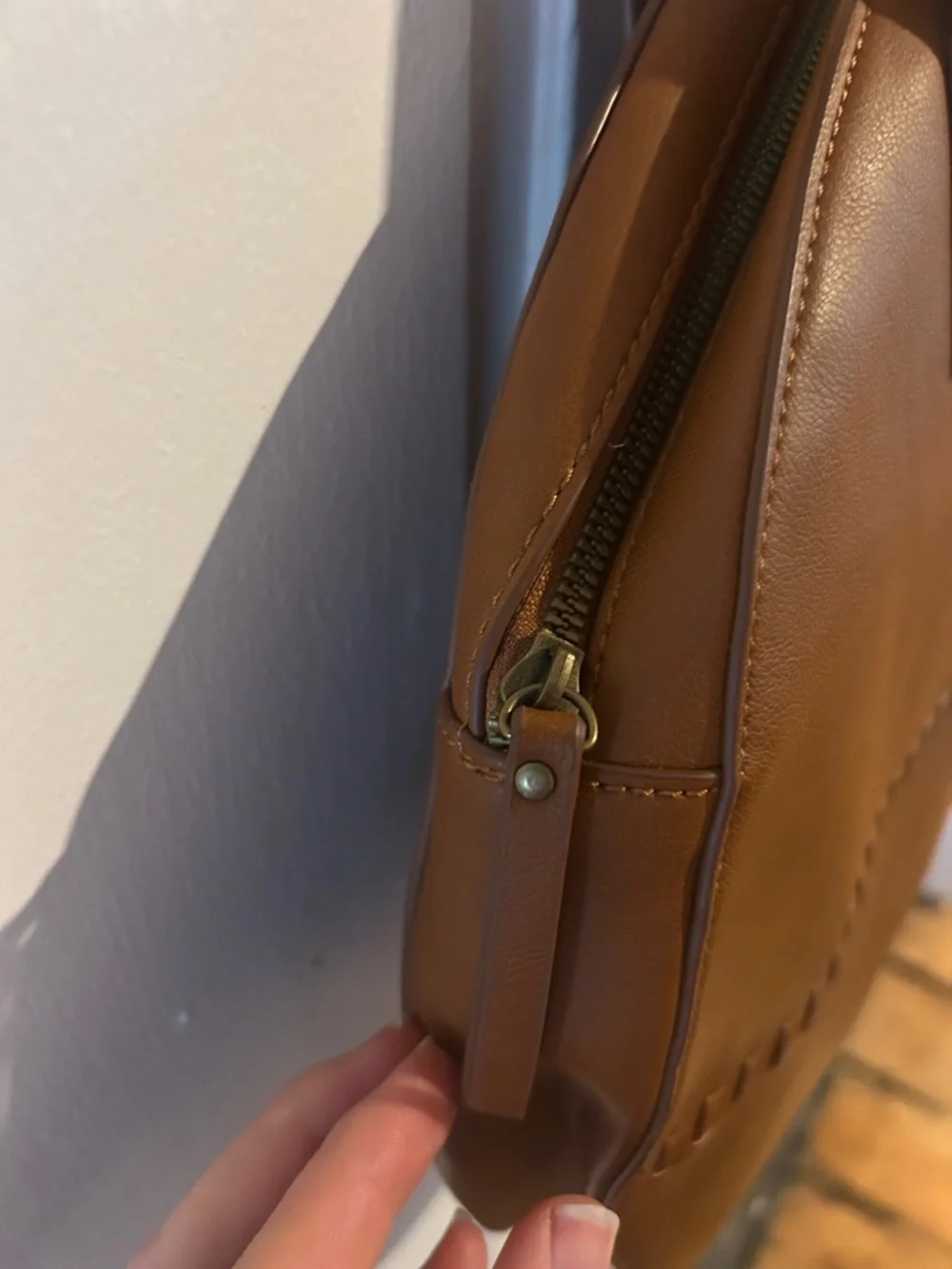Universal Thread Brown Round Leather Tote Bag - Picture 4 of 6